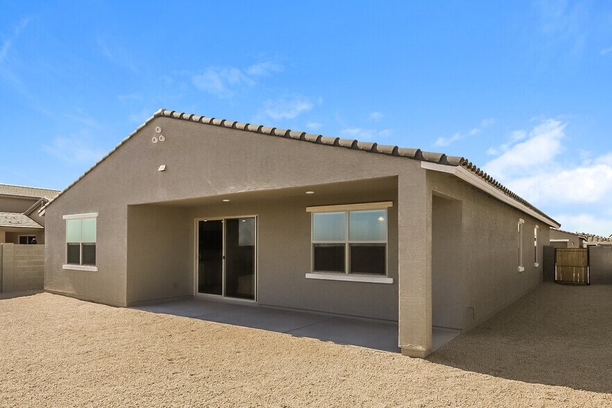 Building Photo - 20192 W Palo Verde Dr