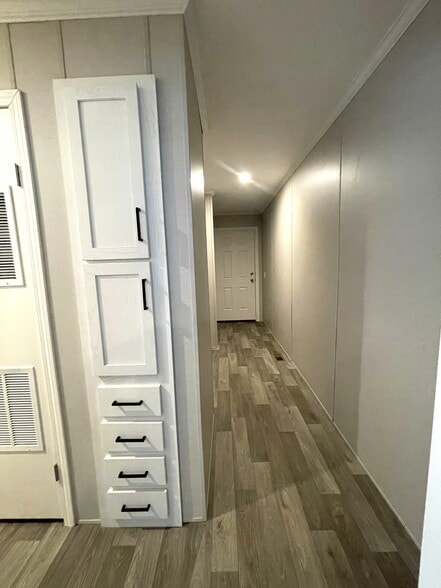 Building Photo - 49 Bellwood Dr