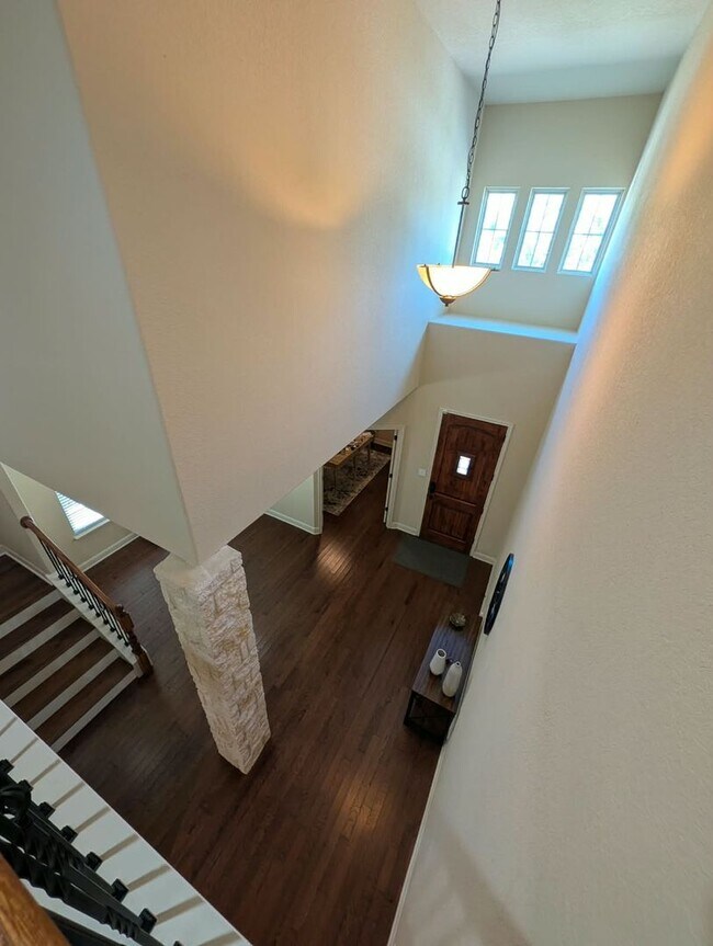 Building Photo - 28319 Willis Ranch