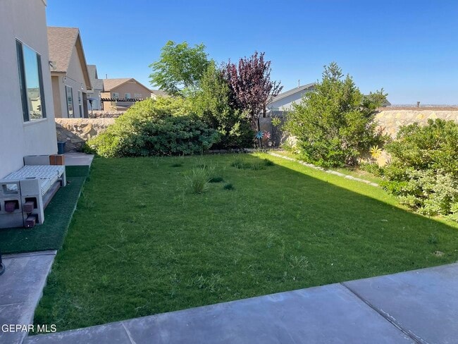 Building Photo - 101 S Manzanita Dr