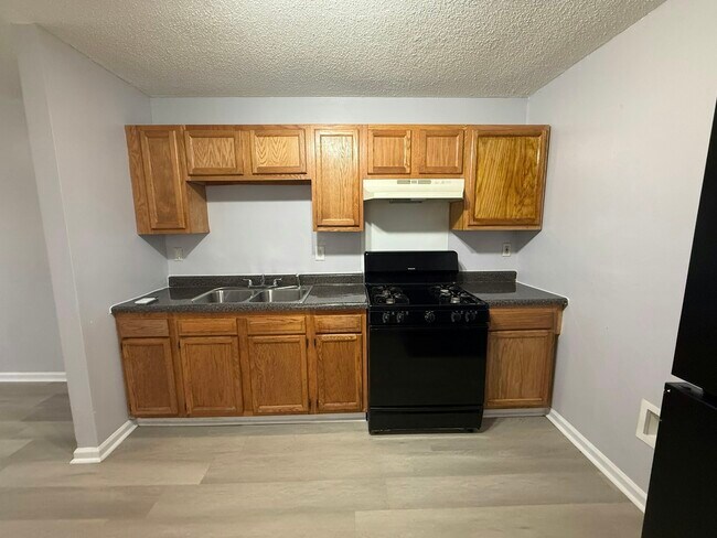 Building Photo - 1156 Fields Rd