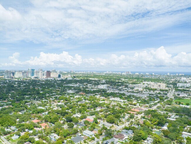 Building Photo - 619 SW 17th St