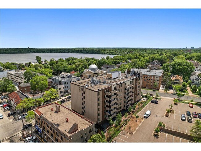 Building Photo - 2800 W 44th St