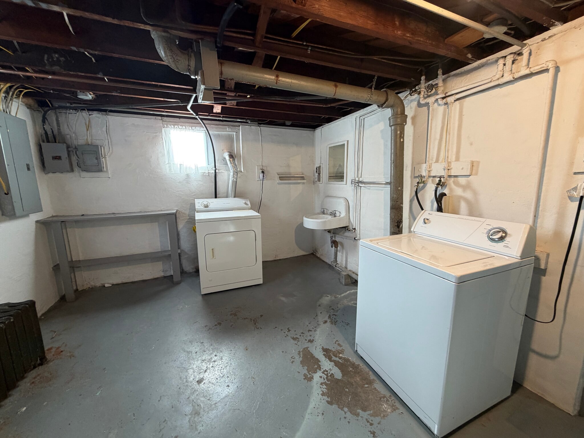 Building Photo - 1155 N Cherry St