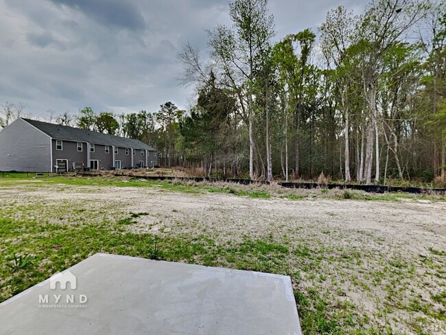 Building Photo - 8 Cardinal Ct