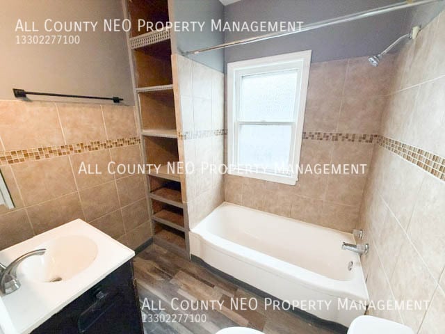 Building Photo - 13305 Durkee Ave