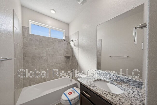 Building Photo - 402 Singing Brk