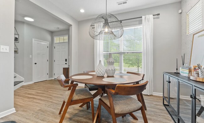 Building Photo - 163 Steeples Blvd