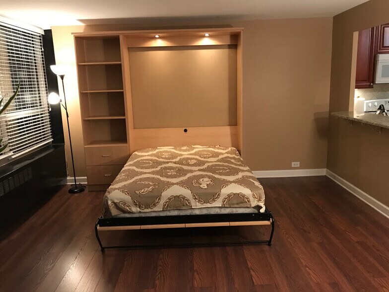 Murphy's Bed Open - 4800 S Chicago Beach Dr