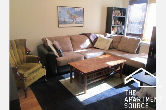 Building Photo - 4871 N Paulina St