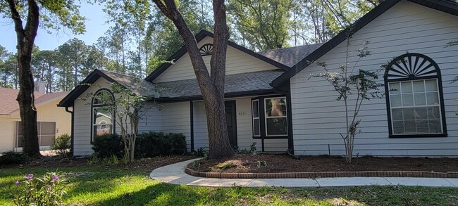 Building Photo - 3 Bedroom/2 Bath Home in Cherry Tree