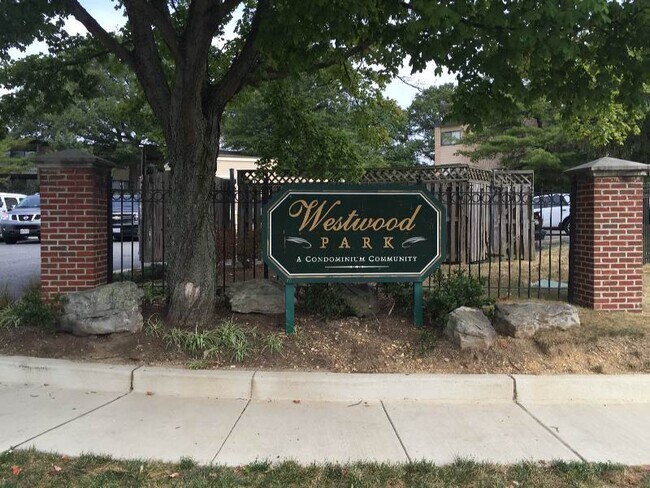 Building Photo - 6310 Hil-Mar Dr