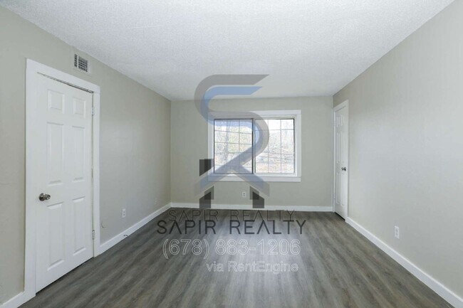 Building Photo - 2055 Alison Ct SW