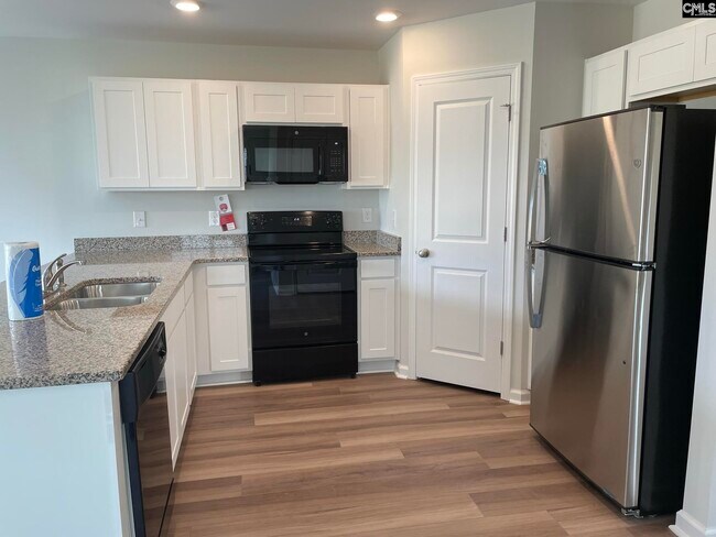 Building Photo - 129 Kings Parish Ct