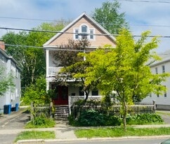 Building Photo - 27 Oakwood St