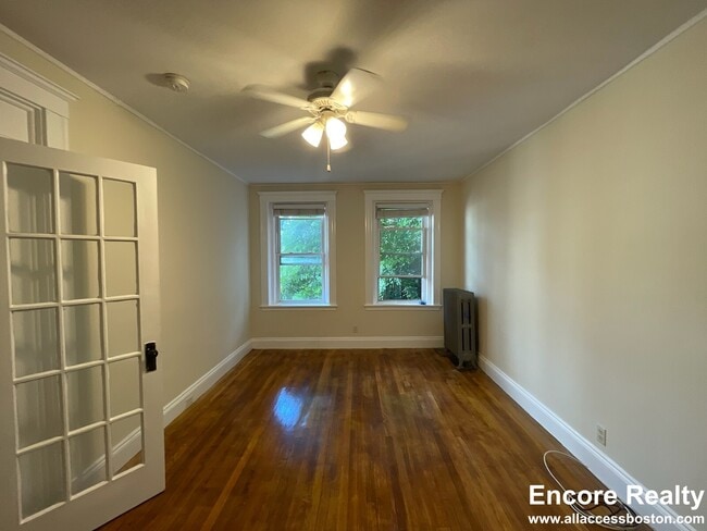 Building Photo - 110 Brainerd Rd