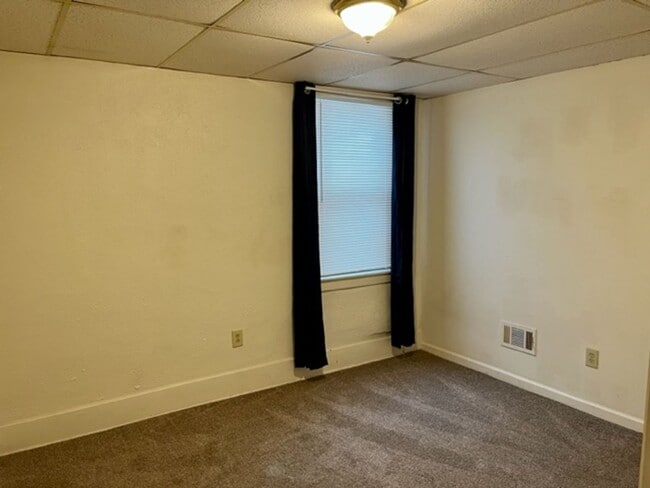 Building Photo - 118 Kirk Ave