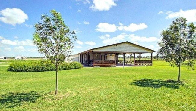 Building Photo - 912 Palm Dr
