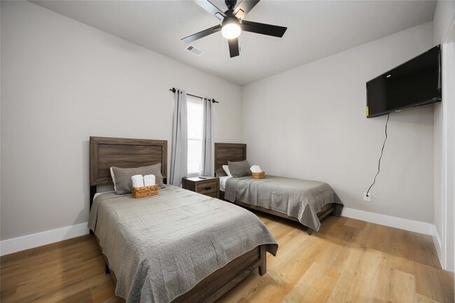 Building Photo - 2409 Dolly Wright St