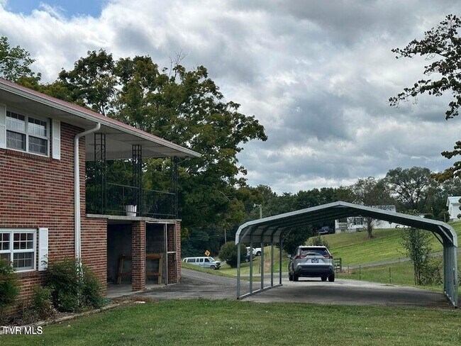 Building Photo - 3610 Warrensburg Rd