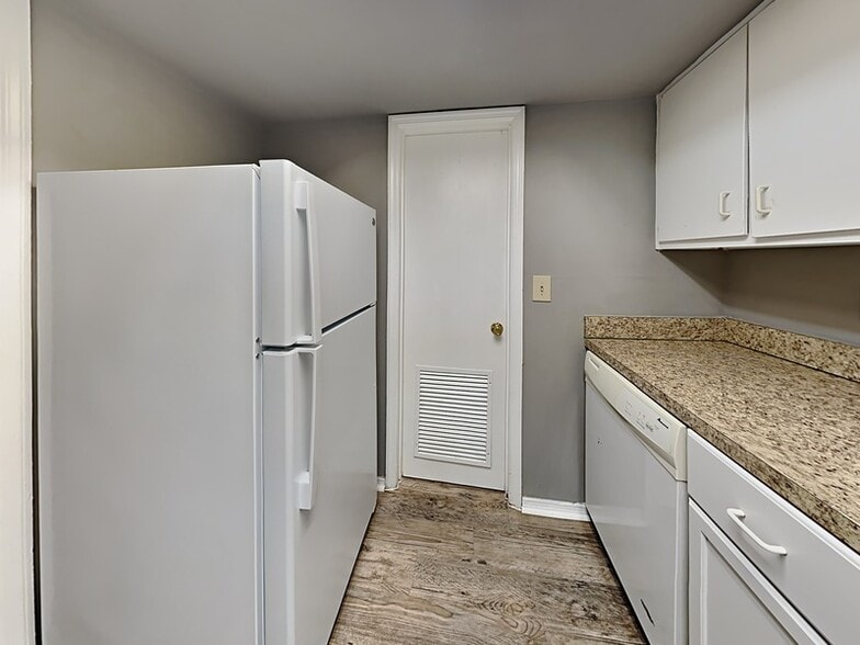 Building Photo - 476 Banyon Tree Cir