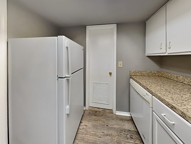 Building Photo - 476 Banyon Tree Cir