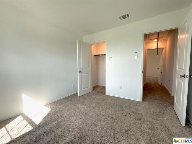 Building Photo - 296 Gypsum Vly