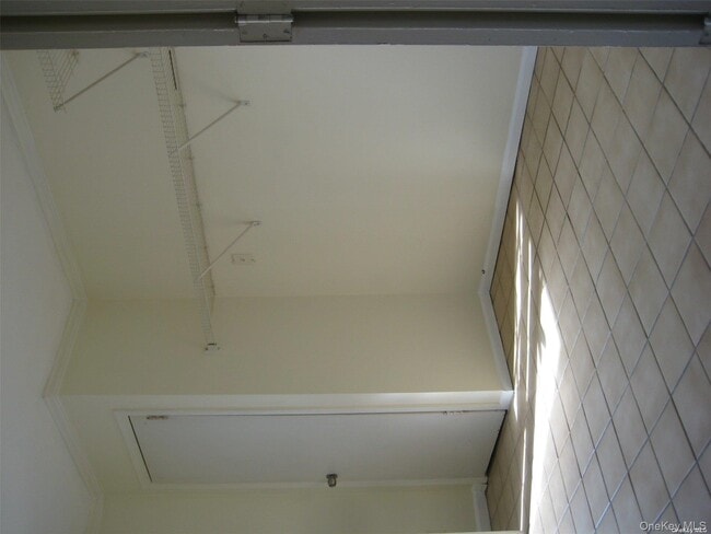 Building Photo - 117 Blydenburgh Ave