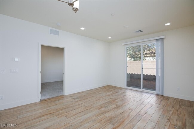 Building Photo - 1410 Pink Dawn Dr