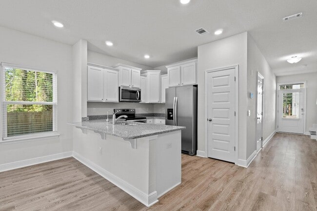 Building Photo - 223 Sandhill Pines Dr
