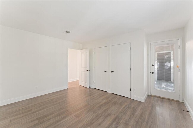 Building Photo - 103 Warm Springs Cir