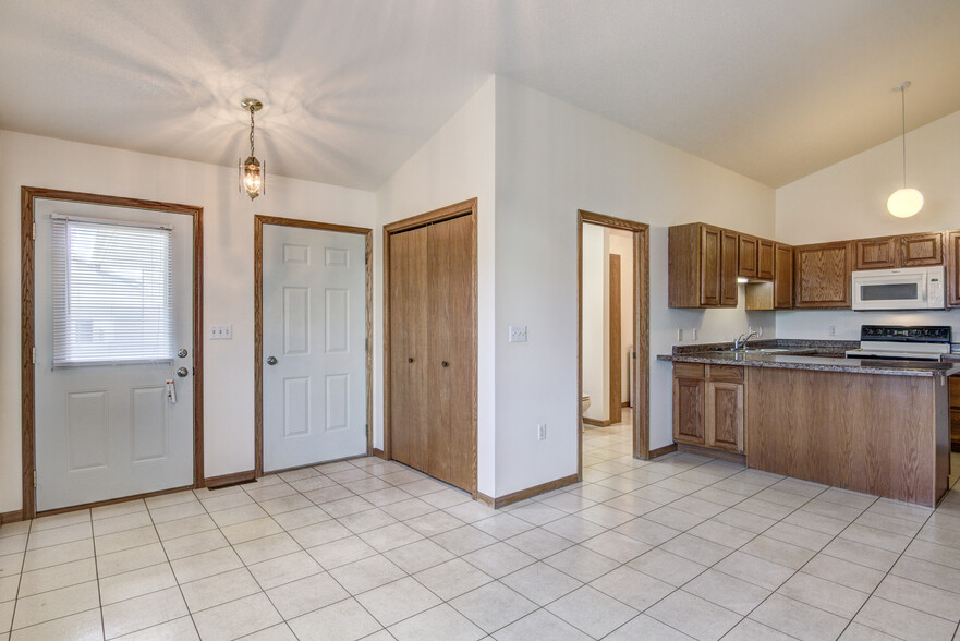 Building Photo - 1130 Weatherridge Rd