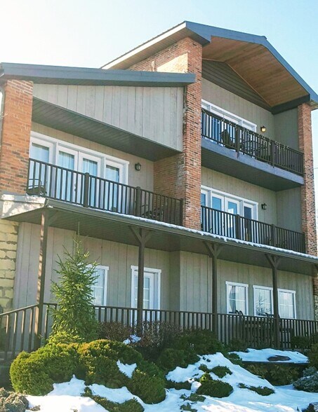 Primary Photo - 125 Water St