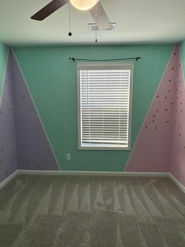 Building Photo - 335 Niblick Dr