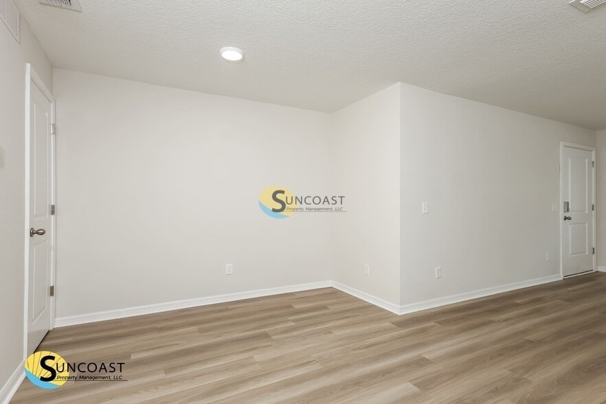 Building Photo - 11479 Oakfield Ct
