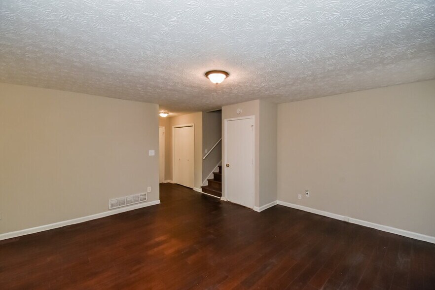 Building Photo - 4173 Woodcrest Dr