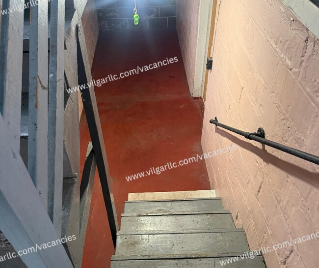 Building Photo - 3824 Fir St