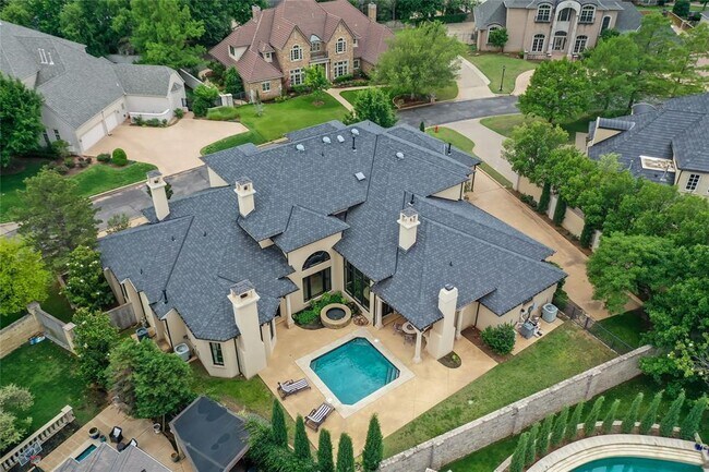 Building Photo - 5701 Mistletoe Ct