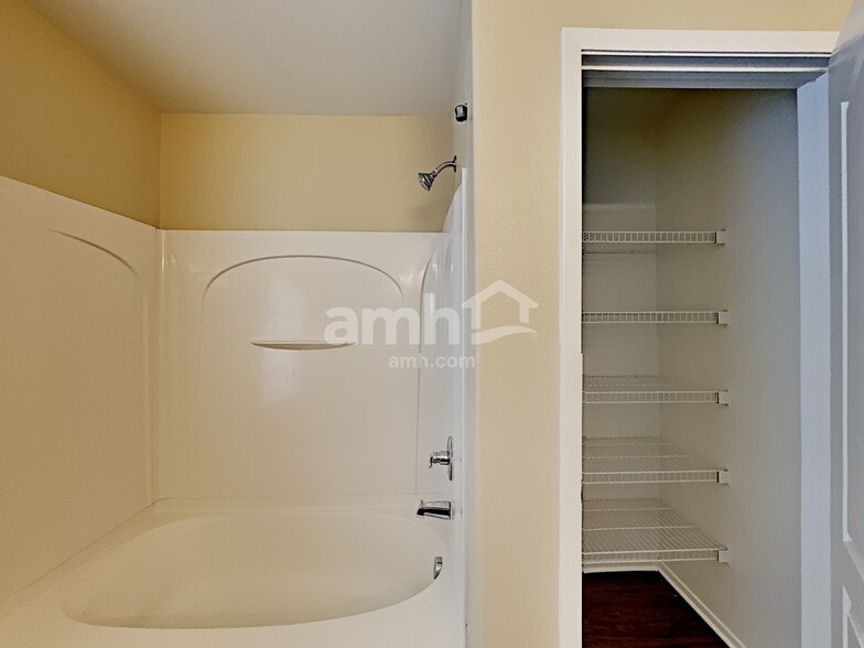 Building Photo - 10268 June Flower Dr