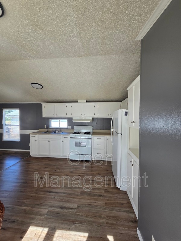 Building Photo - 3300 Voight Blvd