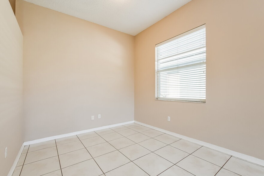 Building Photo - 12805 Woodbury Glen Dr