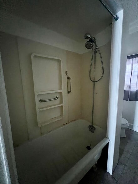 Building Photo - 163 Market St