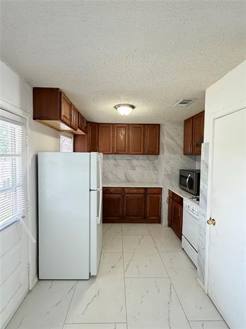 Building Photo - 1109 E Inwood Dr
