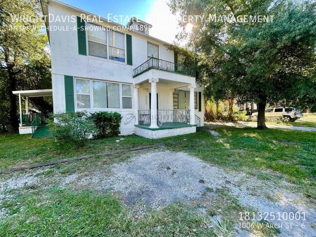 Building Photo - Adorable Studio Near University of Tampa!