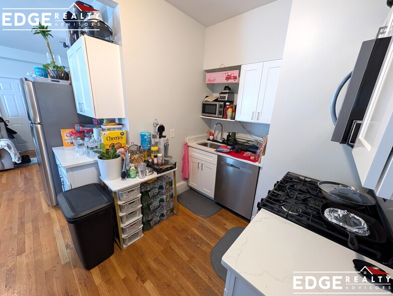 Building Photo - 30 Mt Hope St