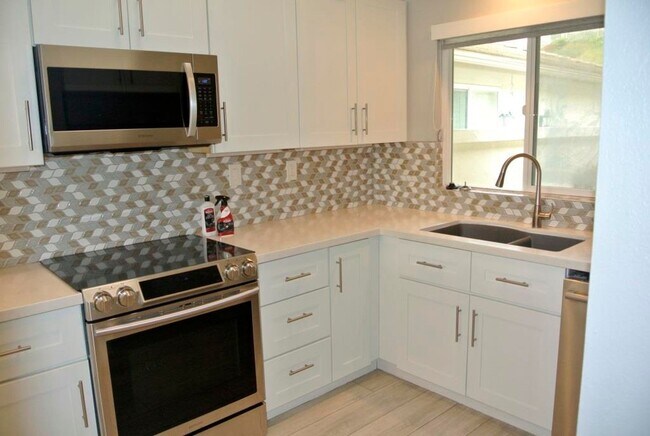 Building Photo - 2Bed/2Bath Condo in Laguna Del Mar Community~ Flying Cloud