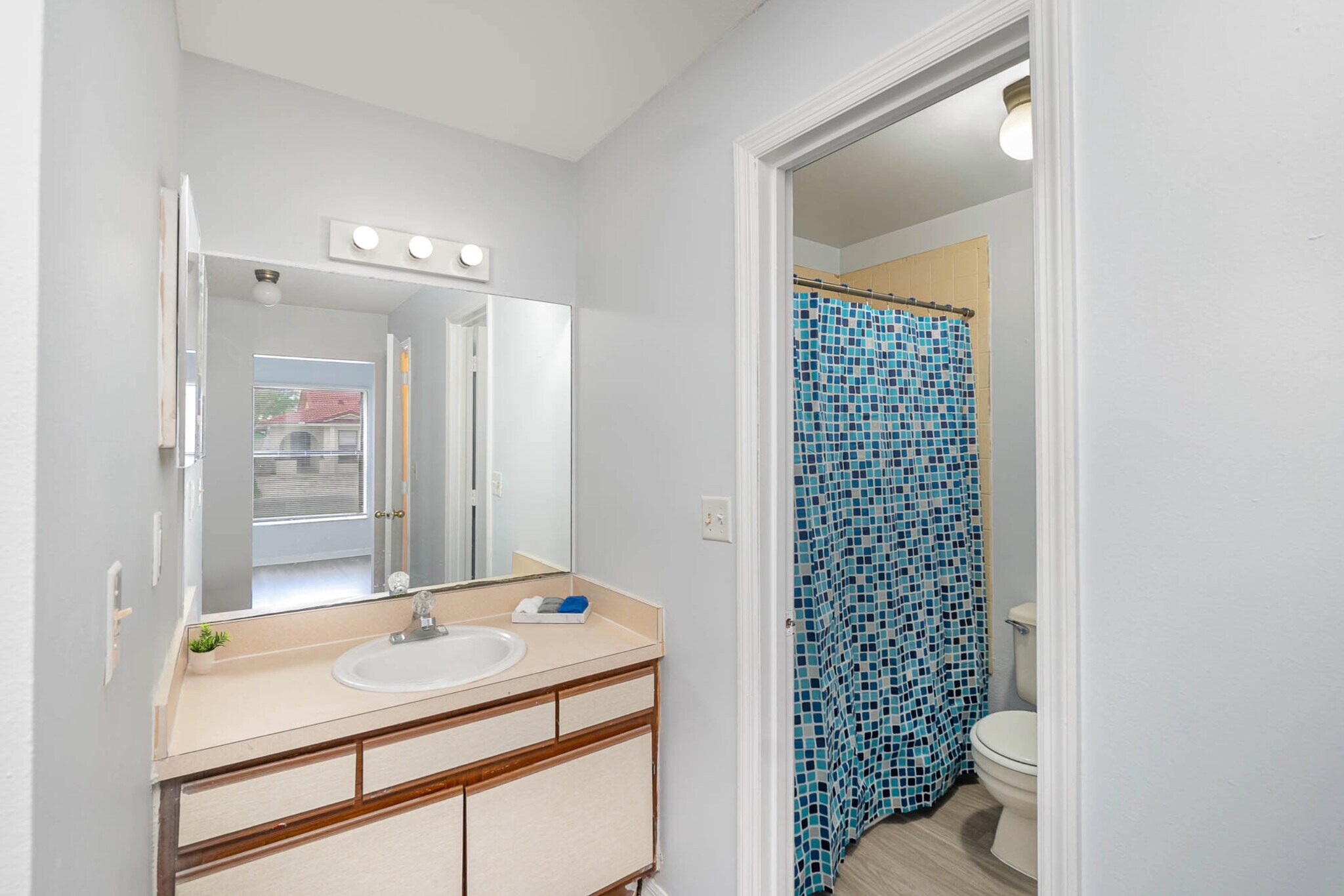 Building Photo - 374 Cocoa Ct