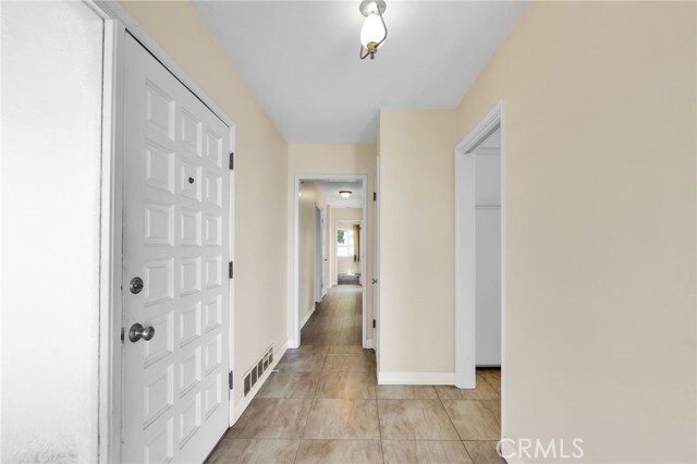 Building Photo - 5661 Ladybird Ln