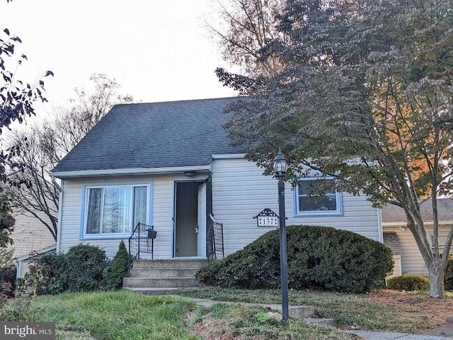 Building Photo - 137 Holden Dr