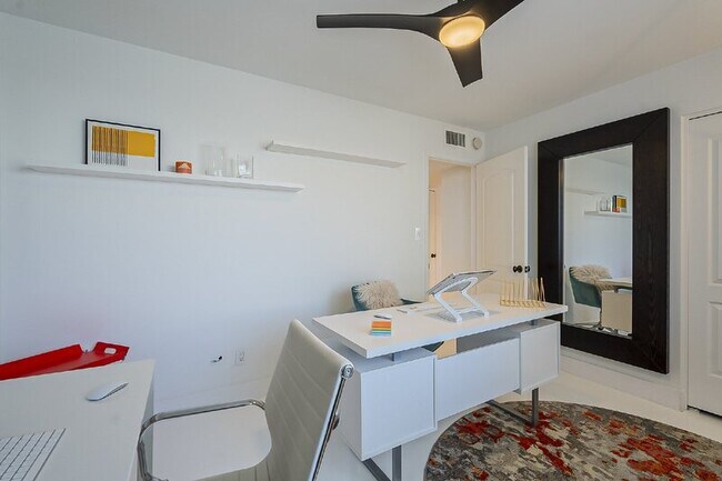 Building Photo - 10610 N 35th St